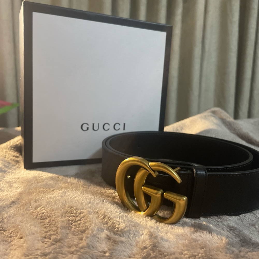 Gucci Black Leather Belt with Gold GG Buckle